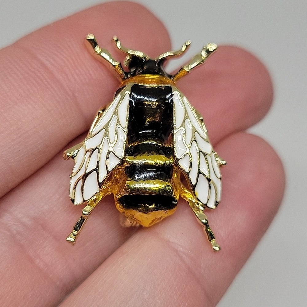 Bee 1" x 1.5" Pin Gold Tone